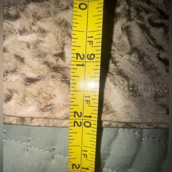 Burberry Pale Taupe Astrakhan Print Long-sleeve Brand tag missing. Size SM. EUC - Picture 4 of 16